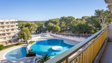 Apartment for sale in Salou, five minutes from the beaches.