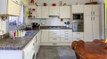 Planta baja en venta. Segunda línea del mar.