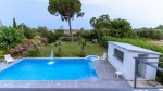 Se vende casa rústica con piscina en una gran parcela cerca del centro de Cambrils